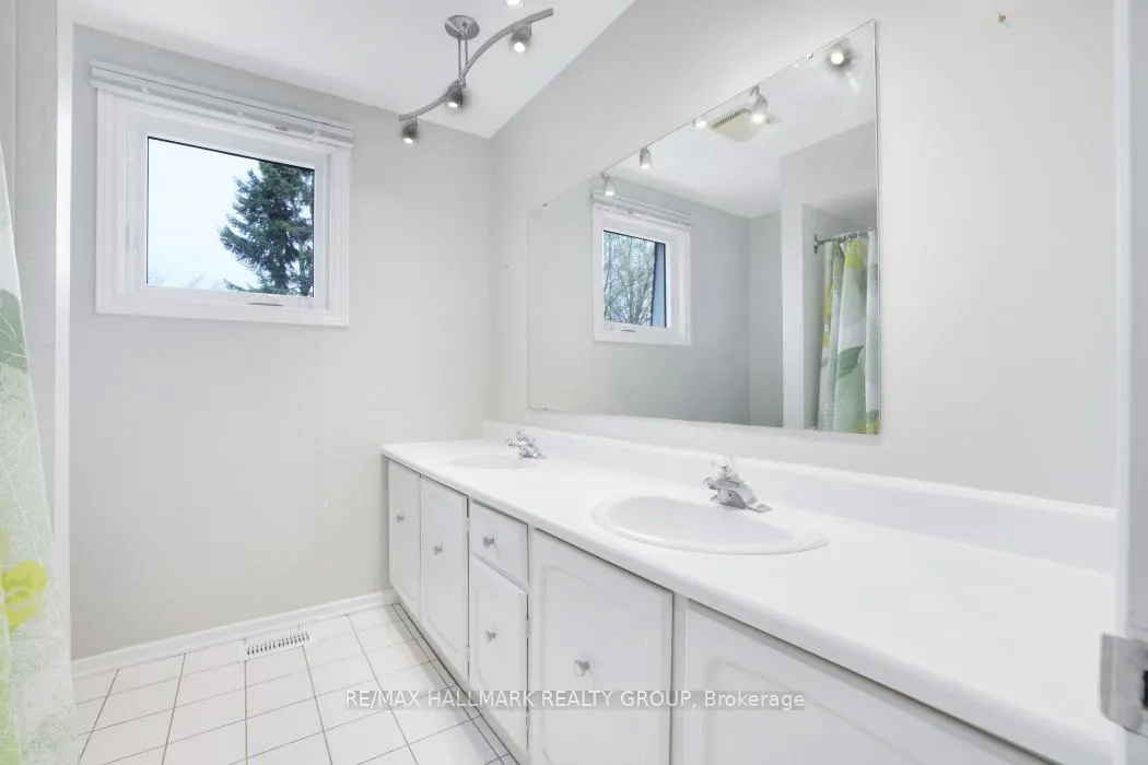 Photo 29 of 2003 Hollybrook Crescent, Ottawa, Beacon Hill North — HOMEH