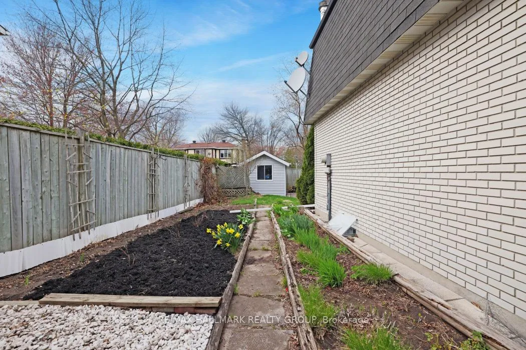 Photo 42 of 2003 Hollybrook Crescent, Ottawa, Beacon Hill North — HOMEH