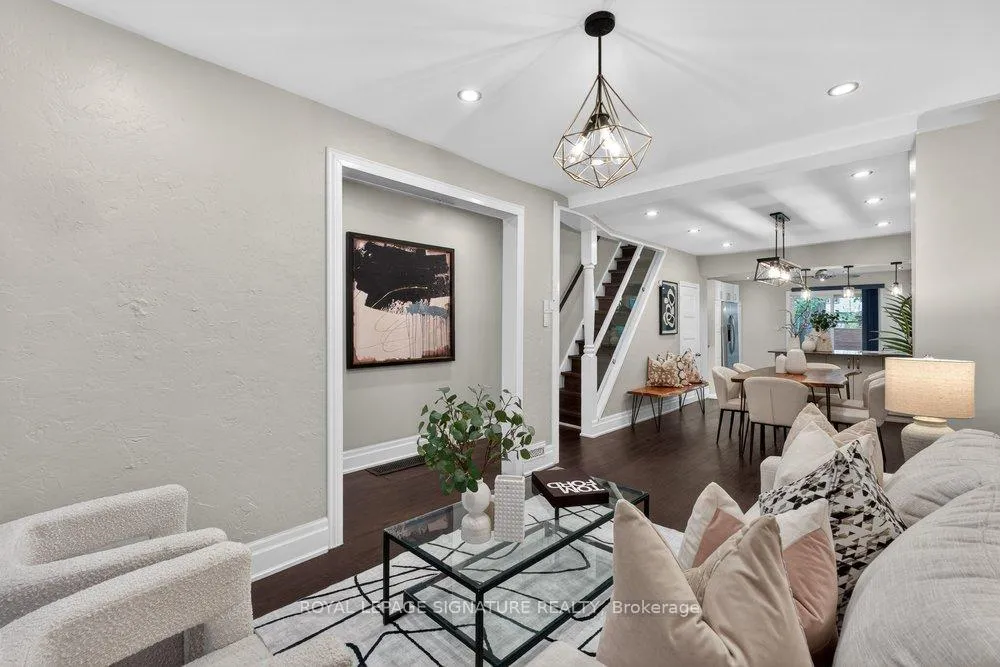 Photo 2 of 504 Main Street, Toronto, Woodbine-Lumsden — HOMEH