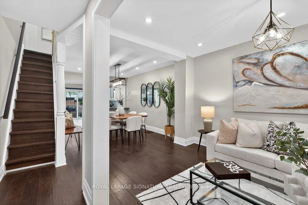 Photo 3 of 504 Main Street, Toronto, Woodbine-Lumsden — HOMEH