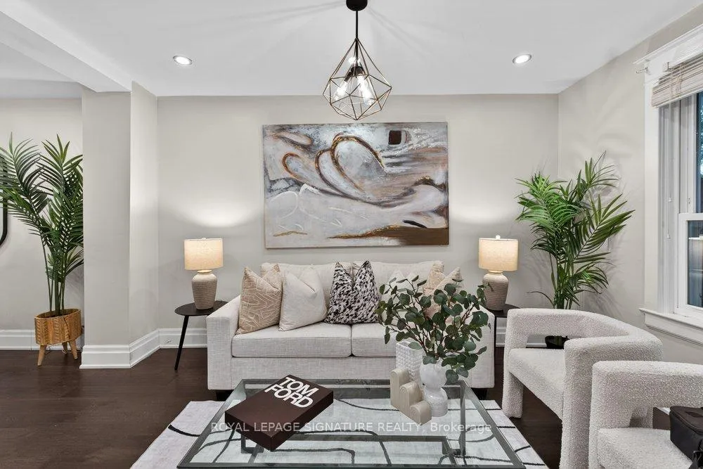 Photo 4 of 504 Main Street, Toronto, Woodbine-Lumsden — HOMEH