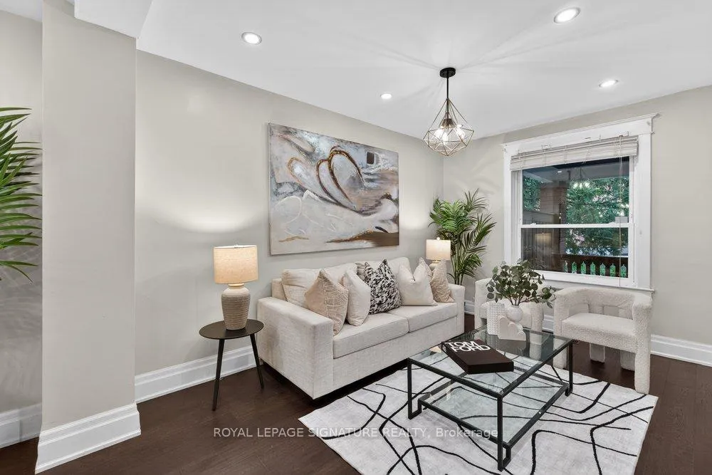 Photo 5 of 504 Main Street, Toronto, Woodbine-Lumsden — HOMEH