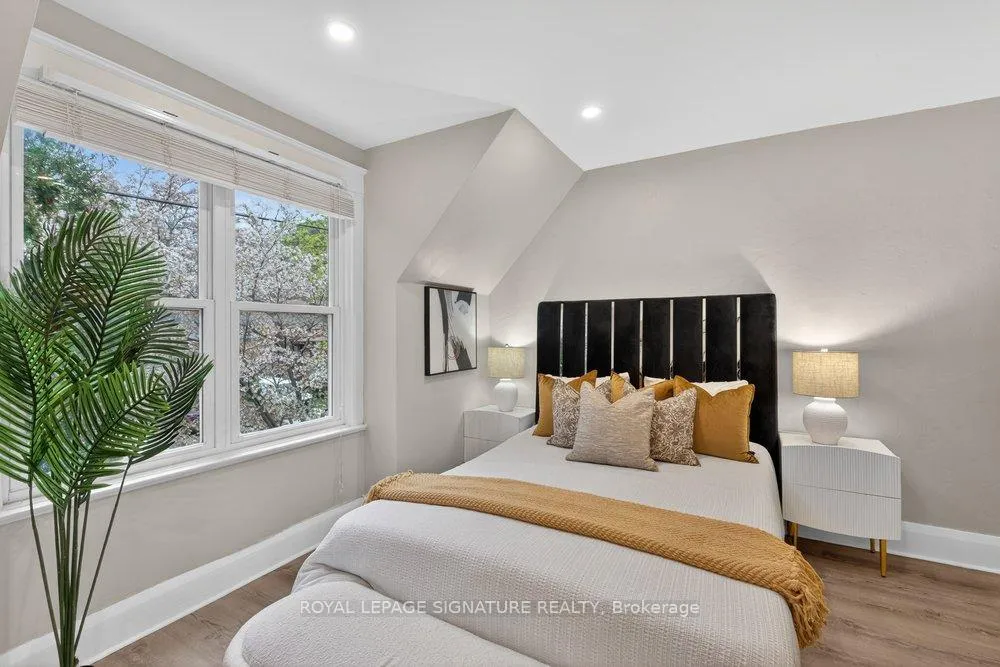 Photo 15 of 504 Main Street, Toronto, Woodbine-Lumsden — HOMEH