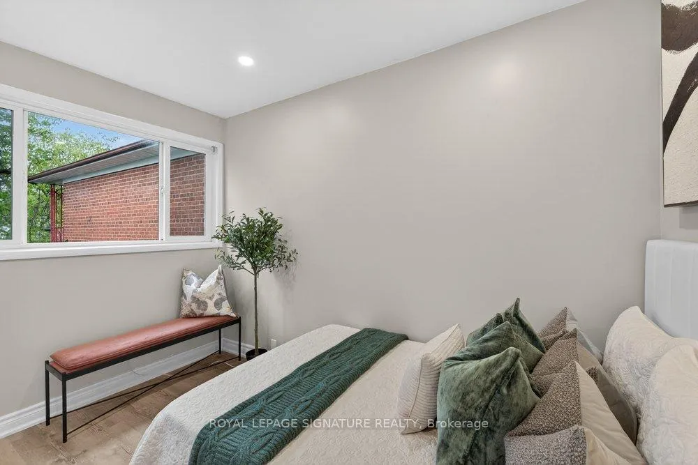 Photo 18 of 504 Main Street, Toronto, Woodbine-Lumsden — HOMEH