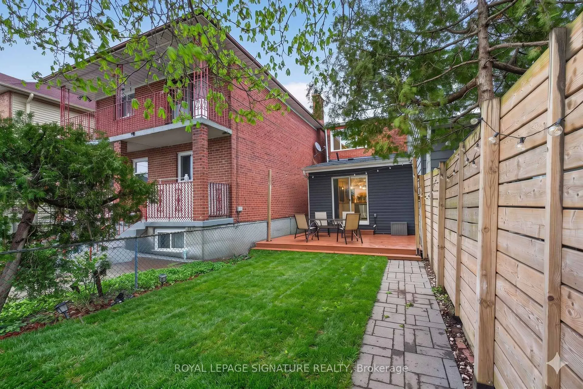 Photo 29 of 504 Main Street, Toronto, Woodbine-Lumsden — HOMEH