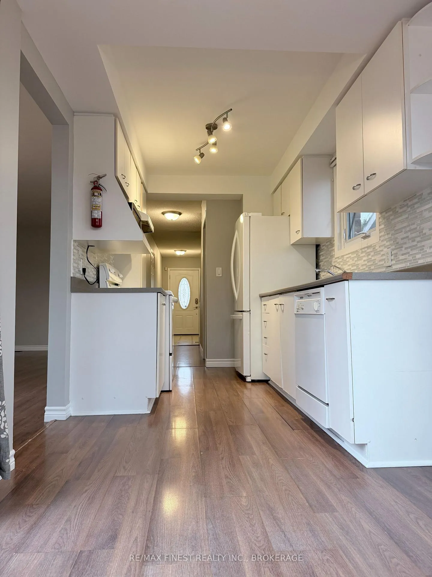 Photo 4 of 936 Killarney Crescent, Kingston, East Gardiners Rd — HOMEH