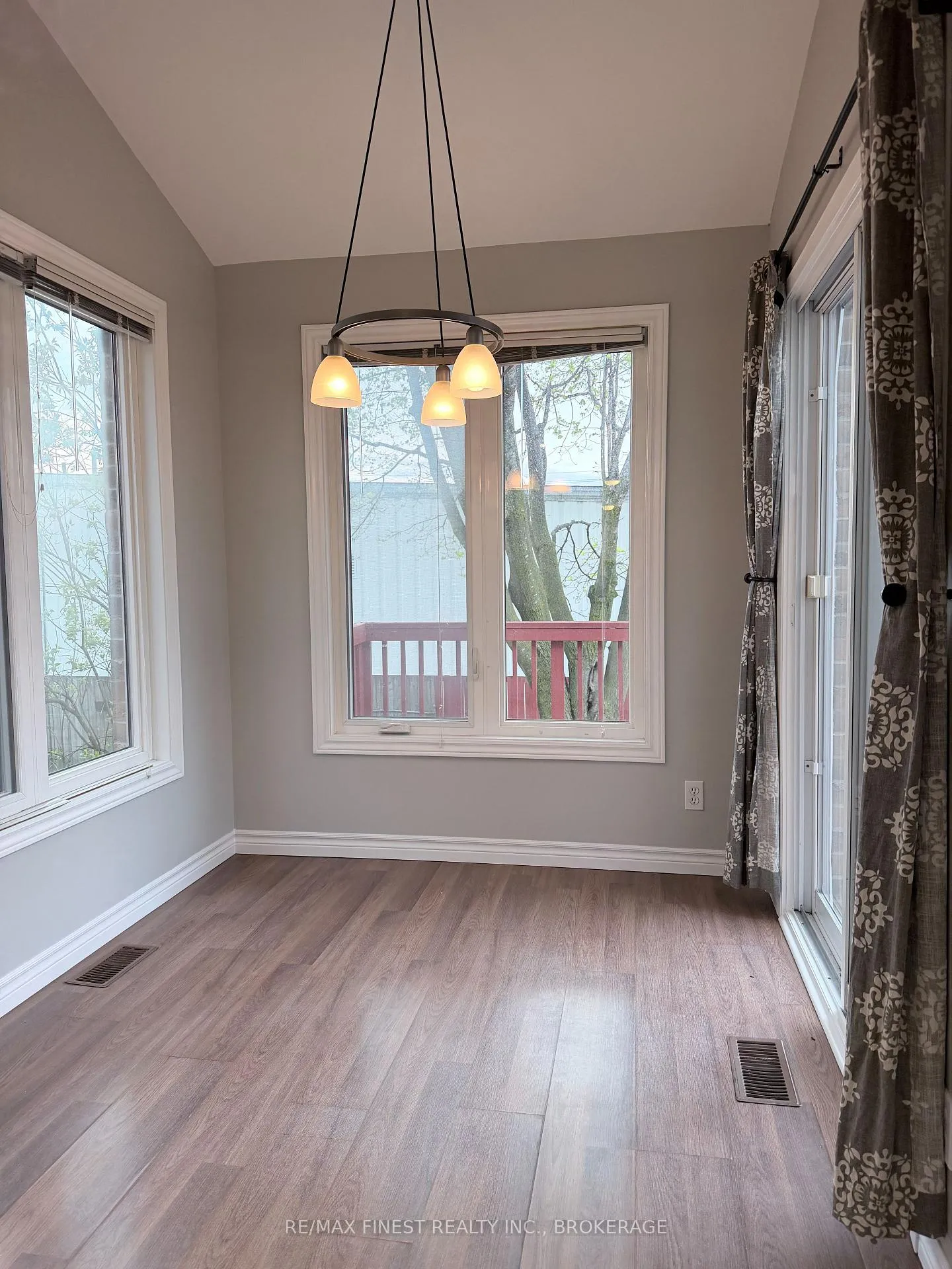 Photo 8 of 936 Killarney Crescent, Kingston, East Gardiners Rd — HOMEH