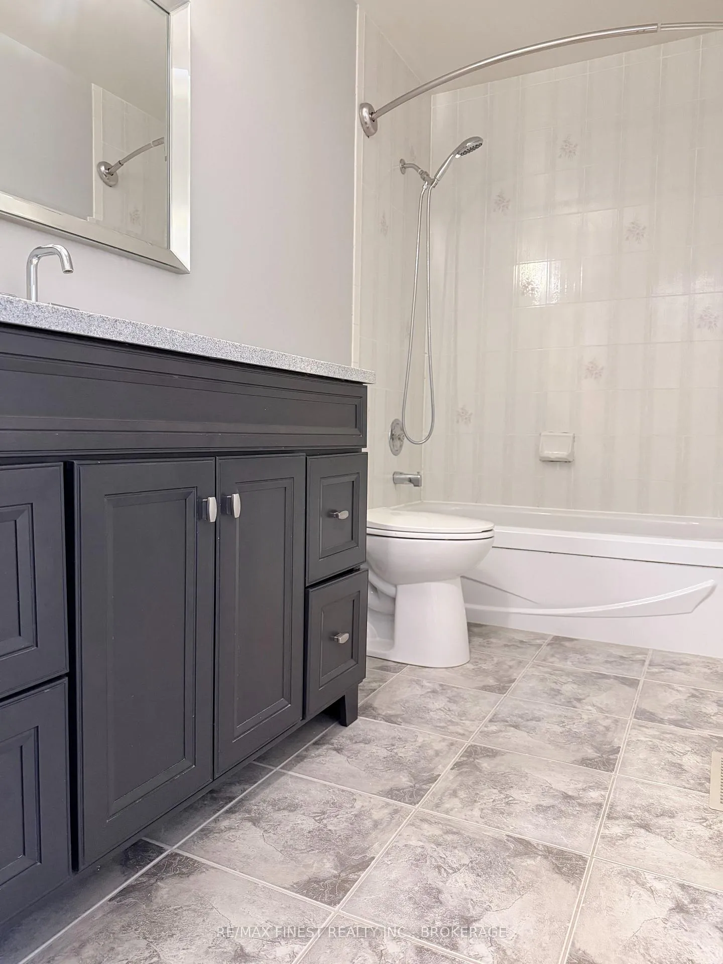 Photo 15 of 936 Killarney Crescent, Kingston, East Gardiners Rd — HOMEH