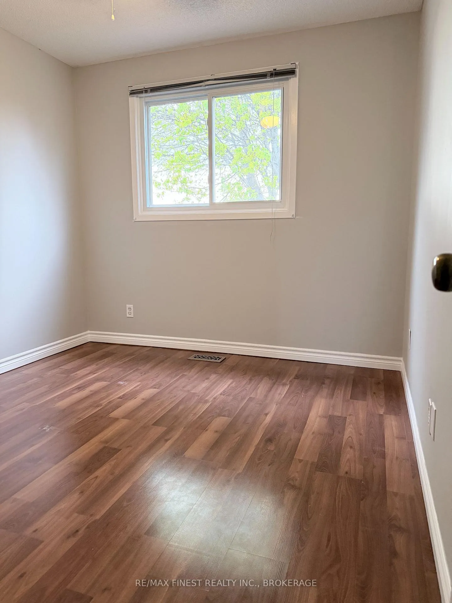 Photo 19 of 936 Killarney Crescent, Kingston, East Gardiners Rd — HOMEH