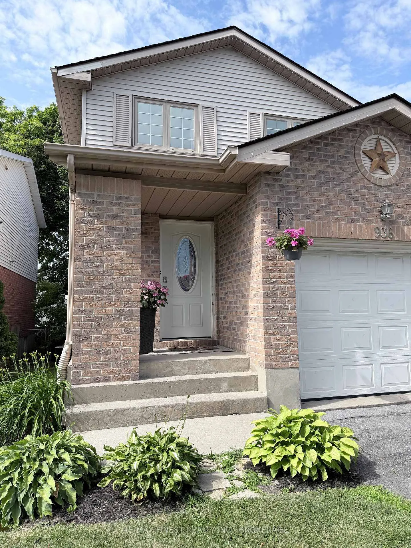 Photo 2 of 936 Killarney Crescent, Kingston, East Gardiners Rd — HOMEH