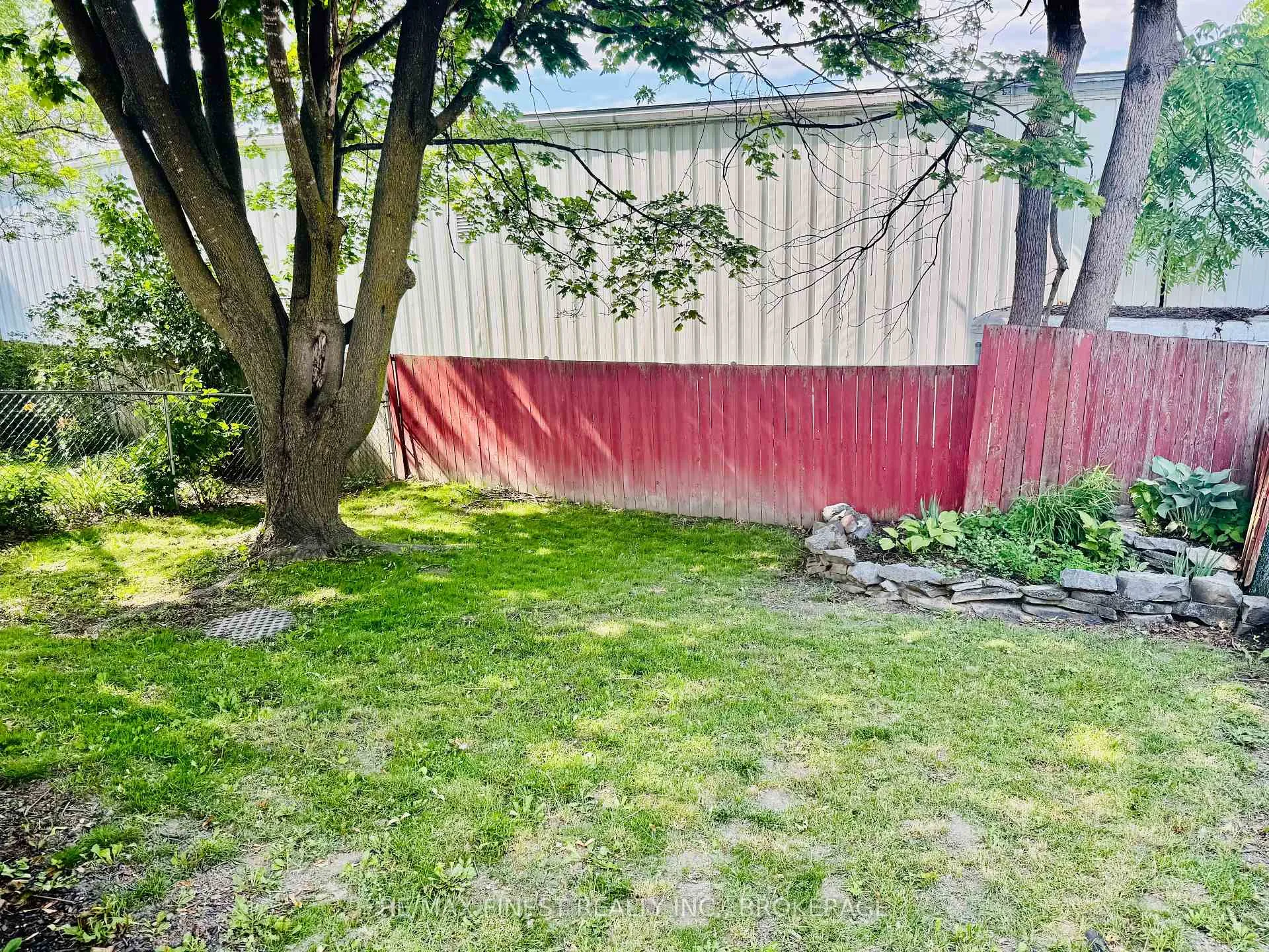 Photo 22 of 936 Killarney Crescent, Kingston, East Gardiners Rd — HOMEH