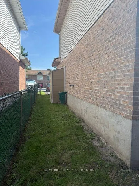Photo 23 of 936 Killarney Crescent, Kingston, East Gardiners Rd — HOMEH