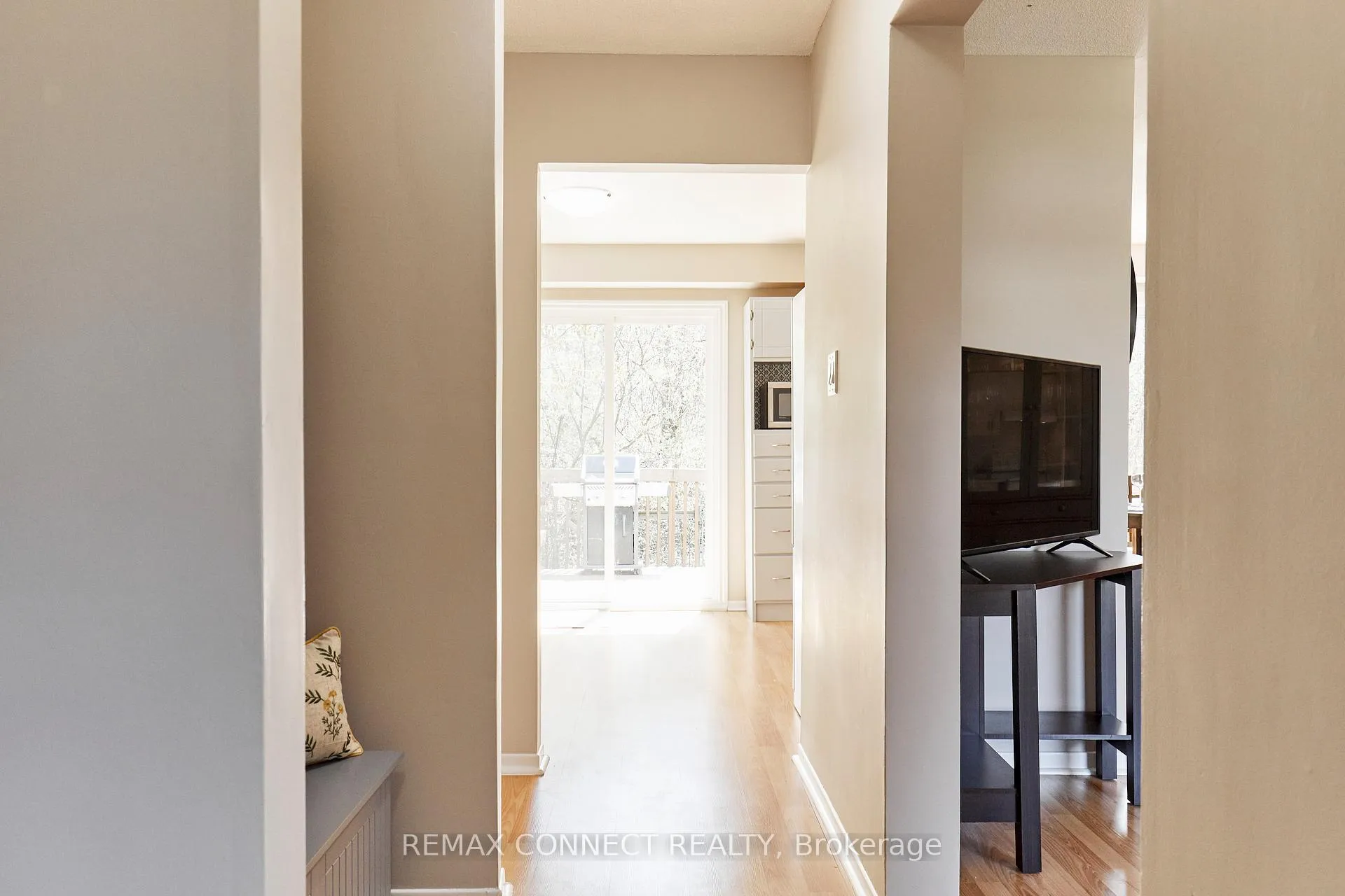 Photo 12 of 72 Stuart Road, Clarington, Courtice — HOMEH
