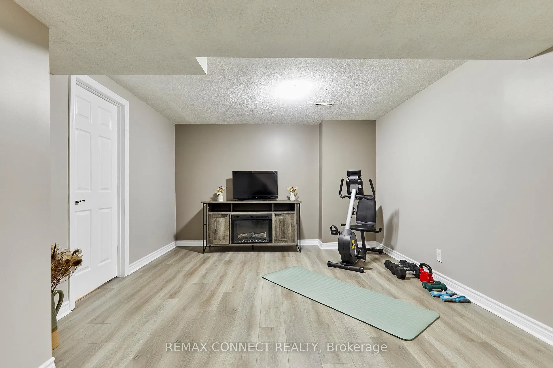 Photo 37 of 72 Stuart Road, Clarington, Courtice — HOMEH