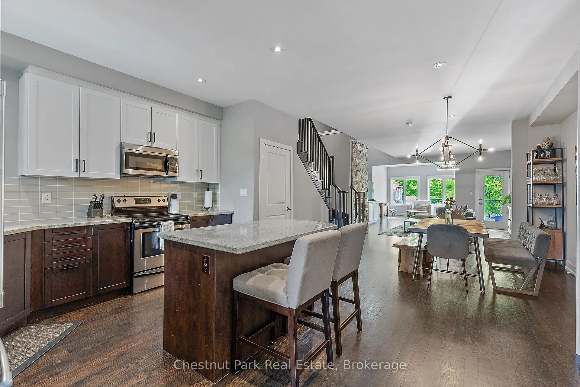 Photo 5 of 61 Rockmount Crescent, Gravenhurst, Muskoka (S) — HOMEH