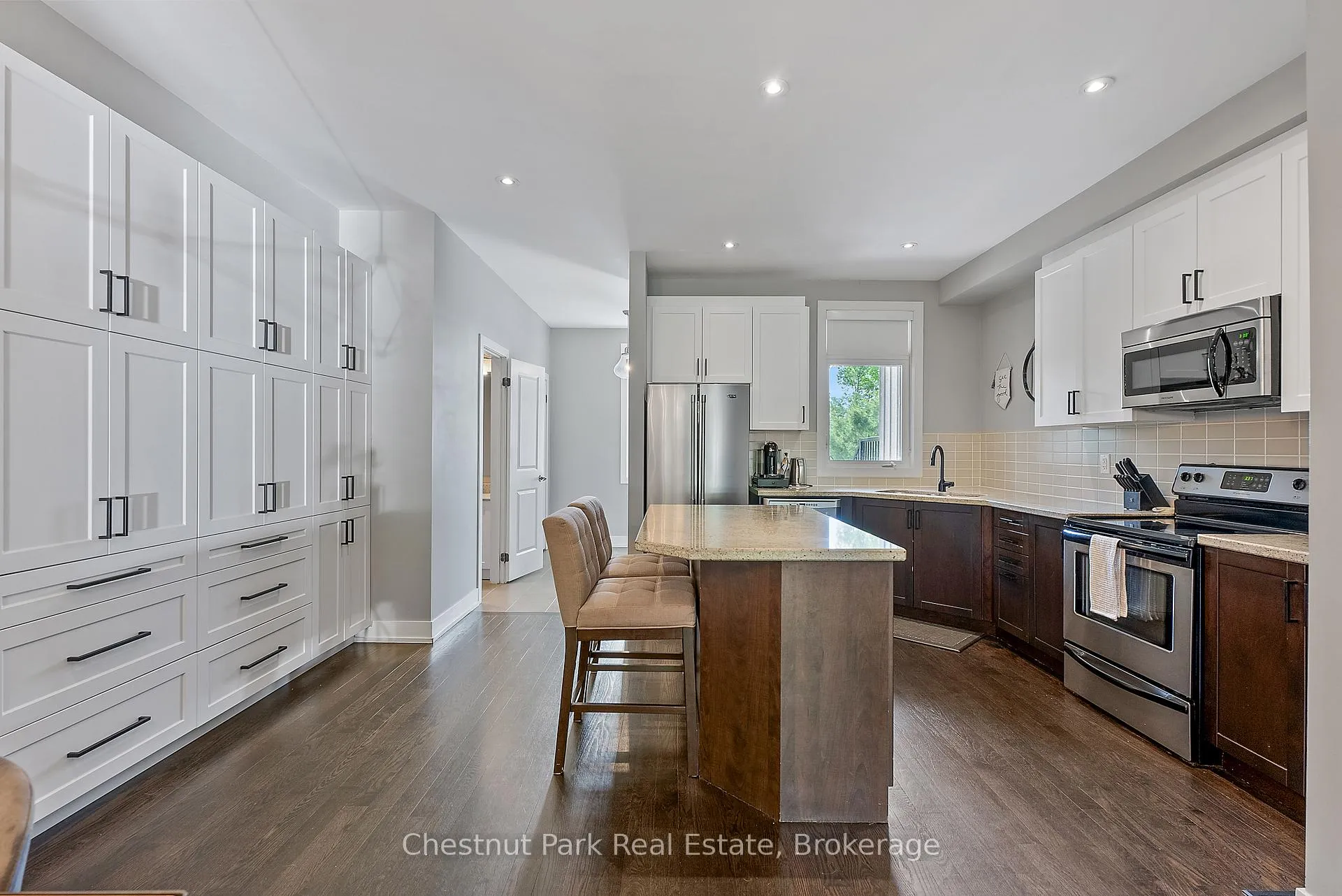 Photo 6 of 61 Rockmount Crescent, Gravenhurst, Muskoka (S) — HOMEH