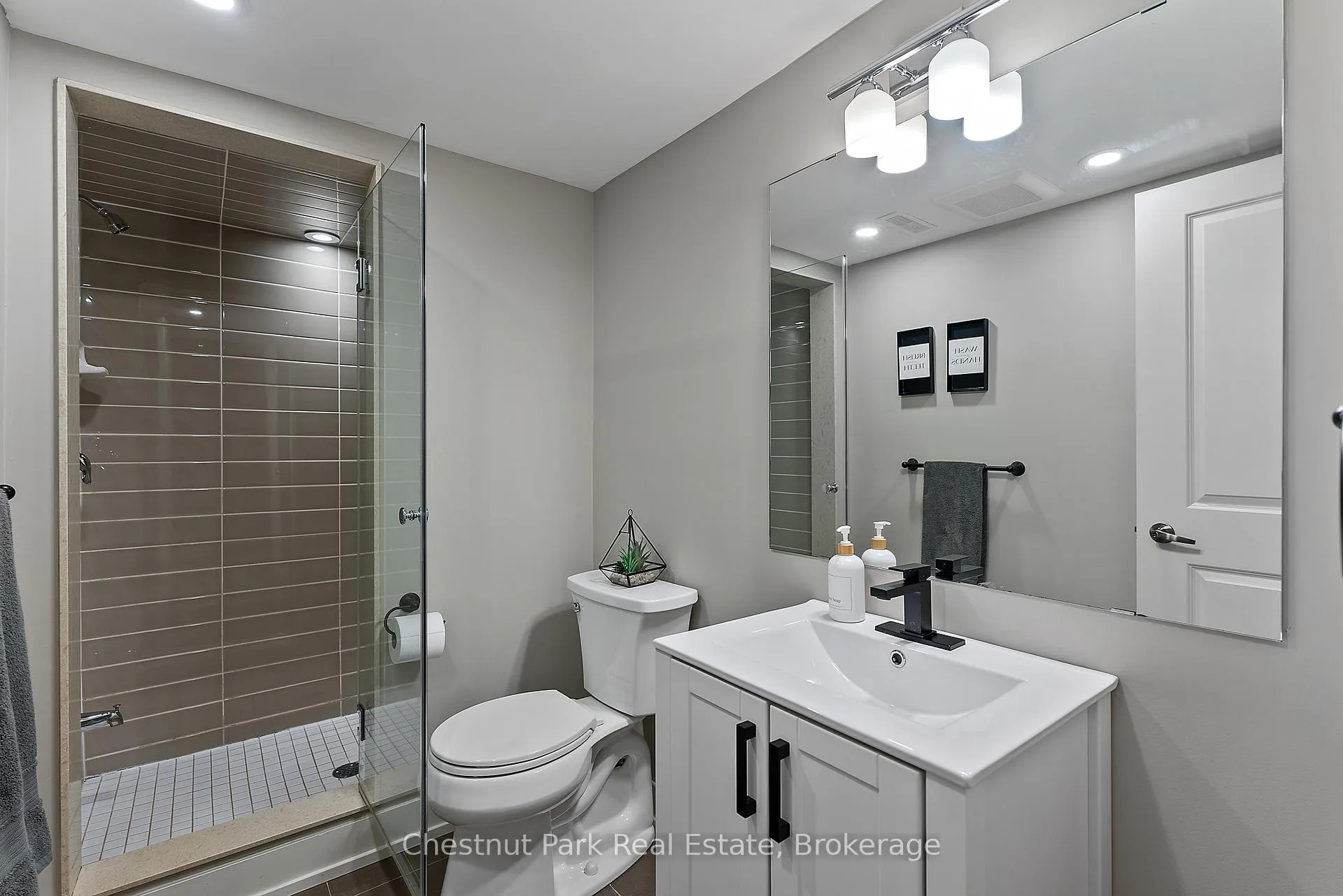 Photo 28 of 61 Rockmount Crescent, Gravenhurst, Muskoka (S) — HOMEH