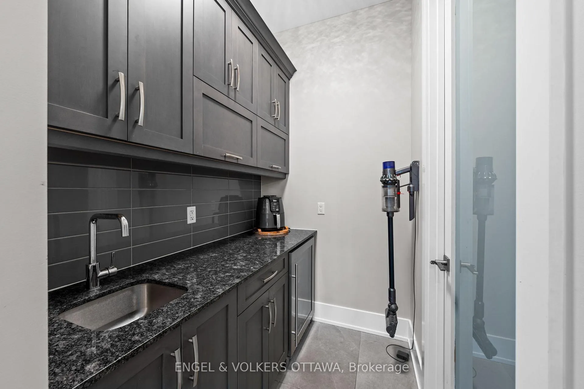 Photo 14 of 15 Tierney Drive, Ottawa, Barrhaven - Longfields — HOMEH