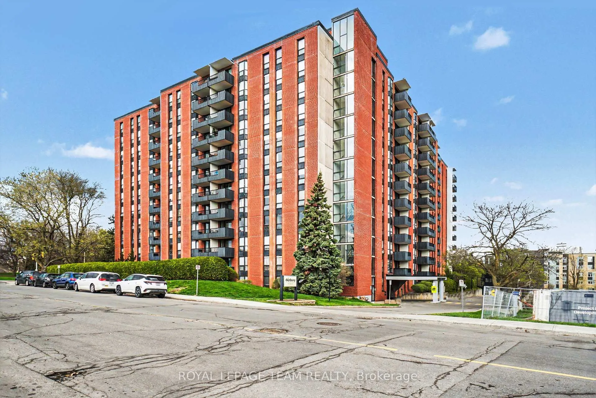Photo 2 of Unit 410, 2951 Riverside Drive, Ottawa, Mooneys Bay/Riverside Park — HOMEH