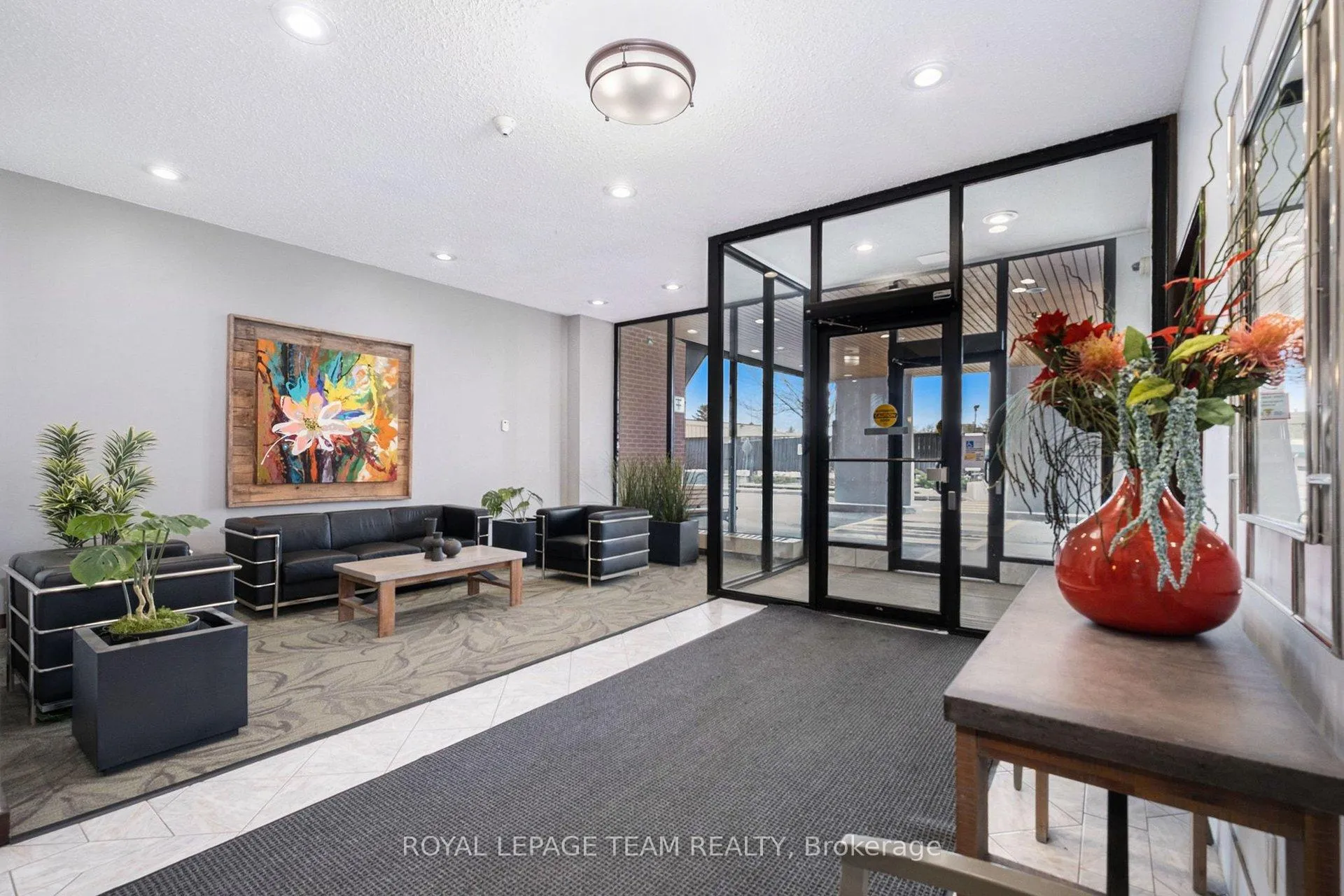 Photo 4 of Unit 410, 2951 Riverside Drive, Ottawa, Mooneys Bay/Riverside Park — HOMEH