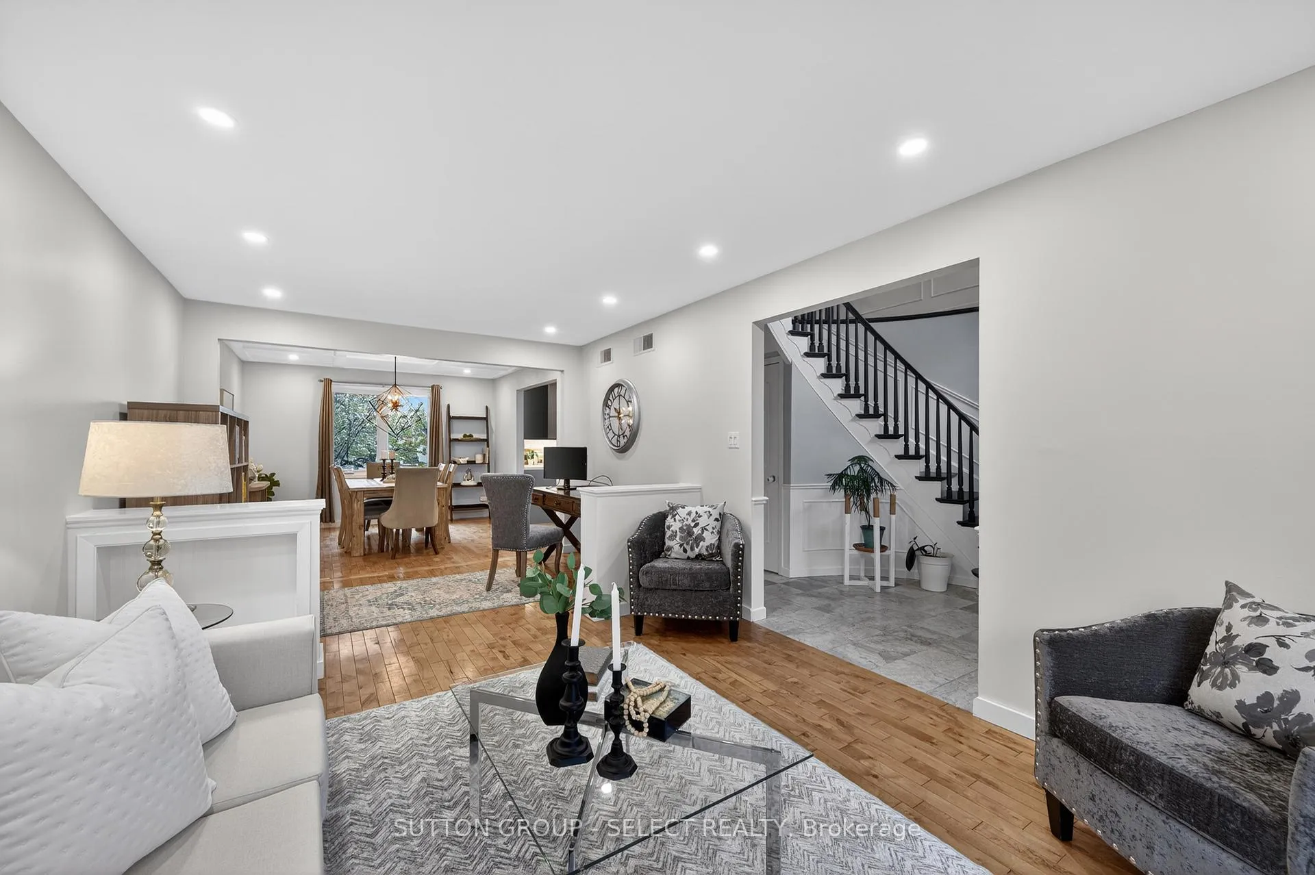 Photo 5 of 22 Pinegrove Crescent, London, South M — HOMEH