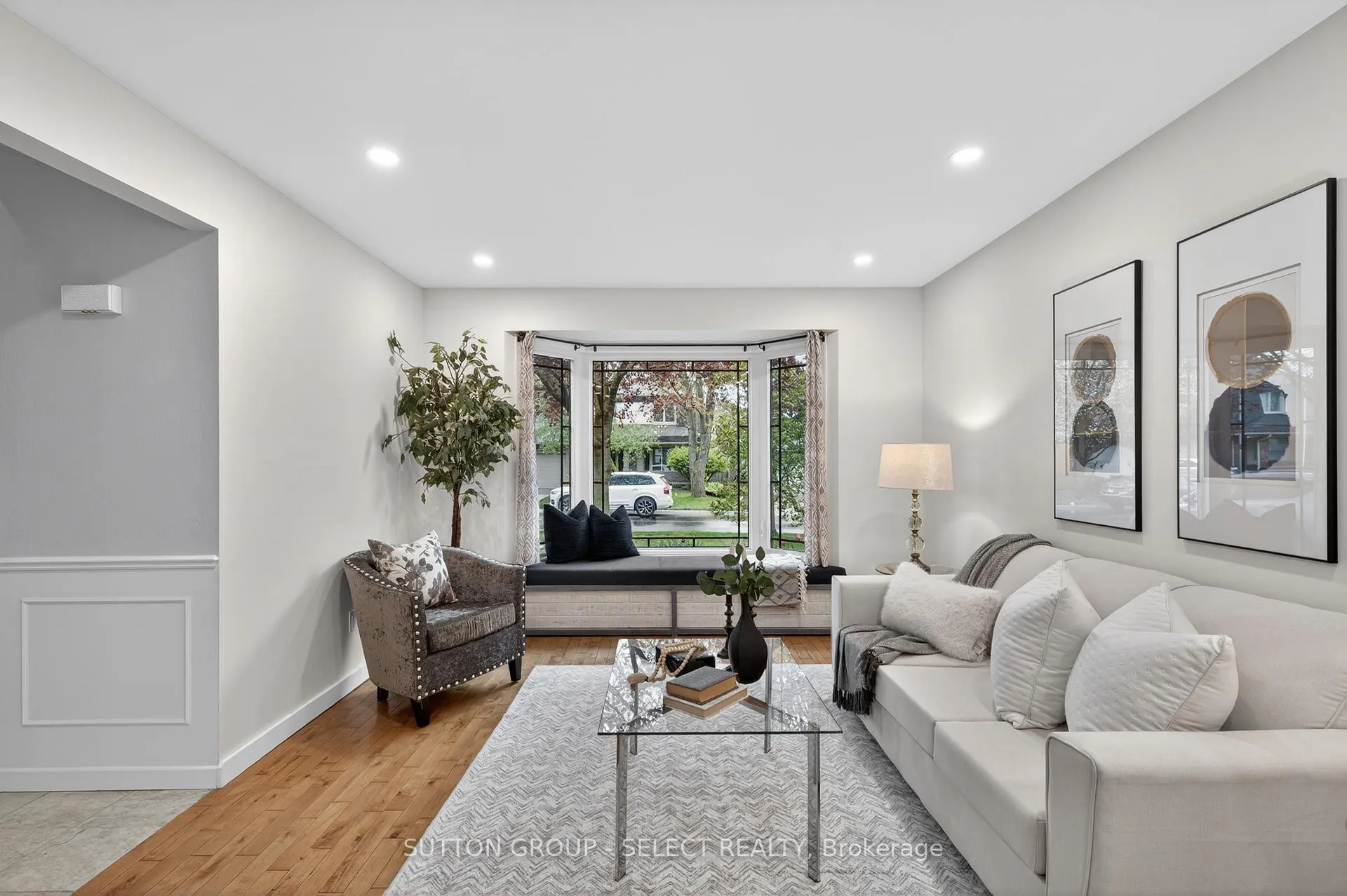Photo 6 of 22 Pinegrove Crescent, London, South M — HOMEH