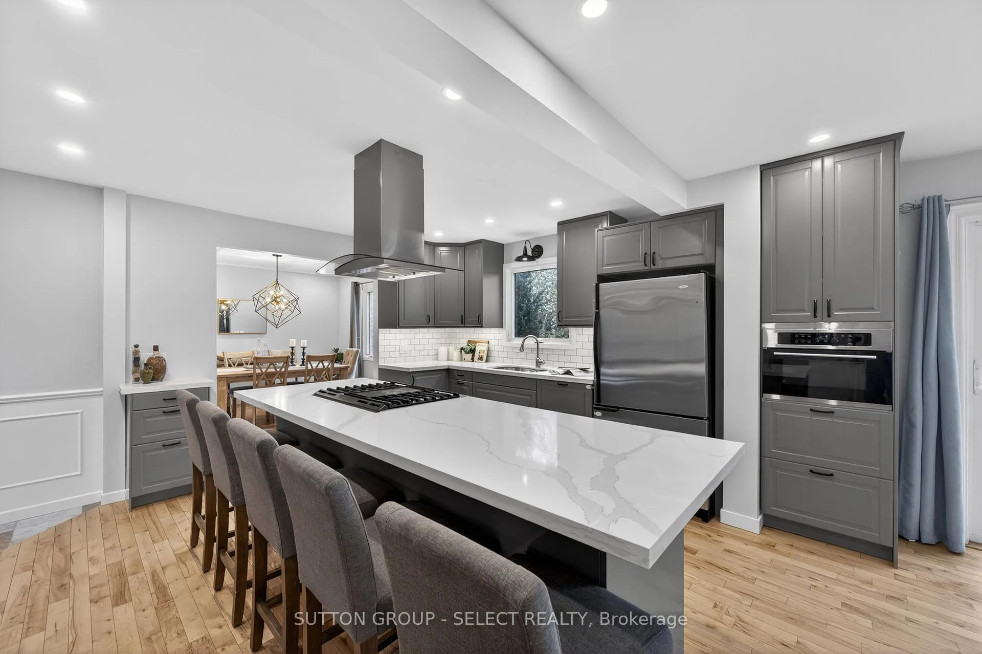 Photo 11 of 22 Pinegrove Crescent, London, South M — HOMEH