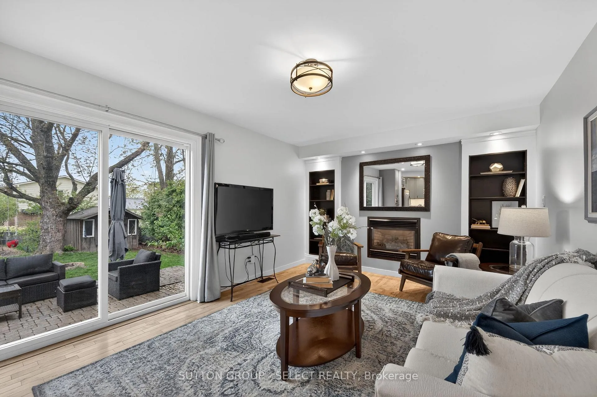 Photo 16 of 22 Pinegrove Crescent, London, South M — HOMEH