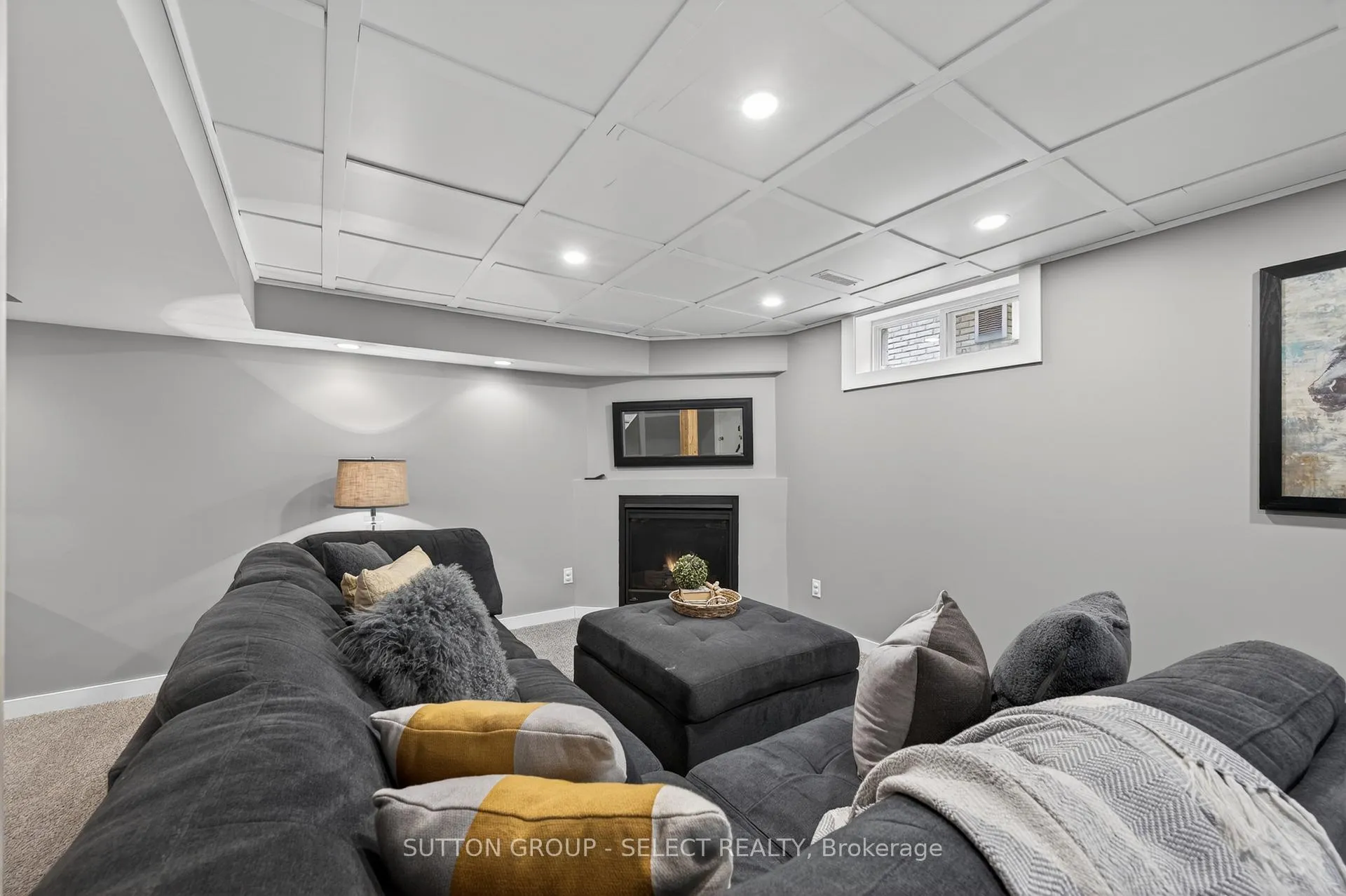 Photo 34 of 22 Pinegrove Crescent, London, South M — HOMEH
