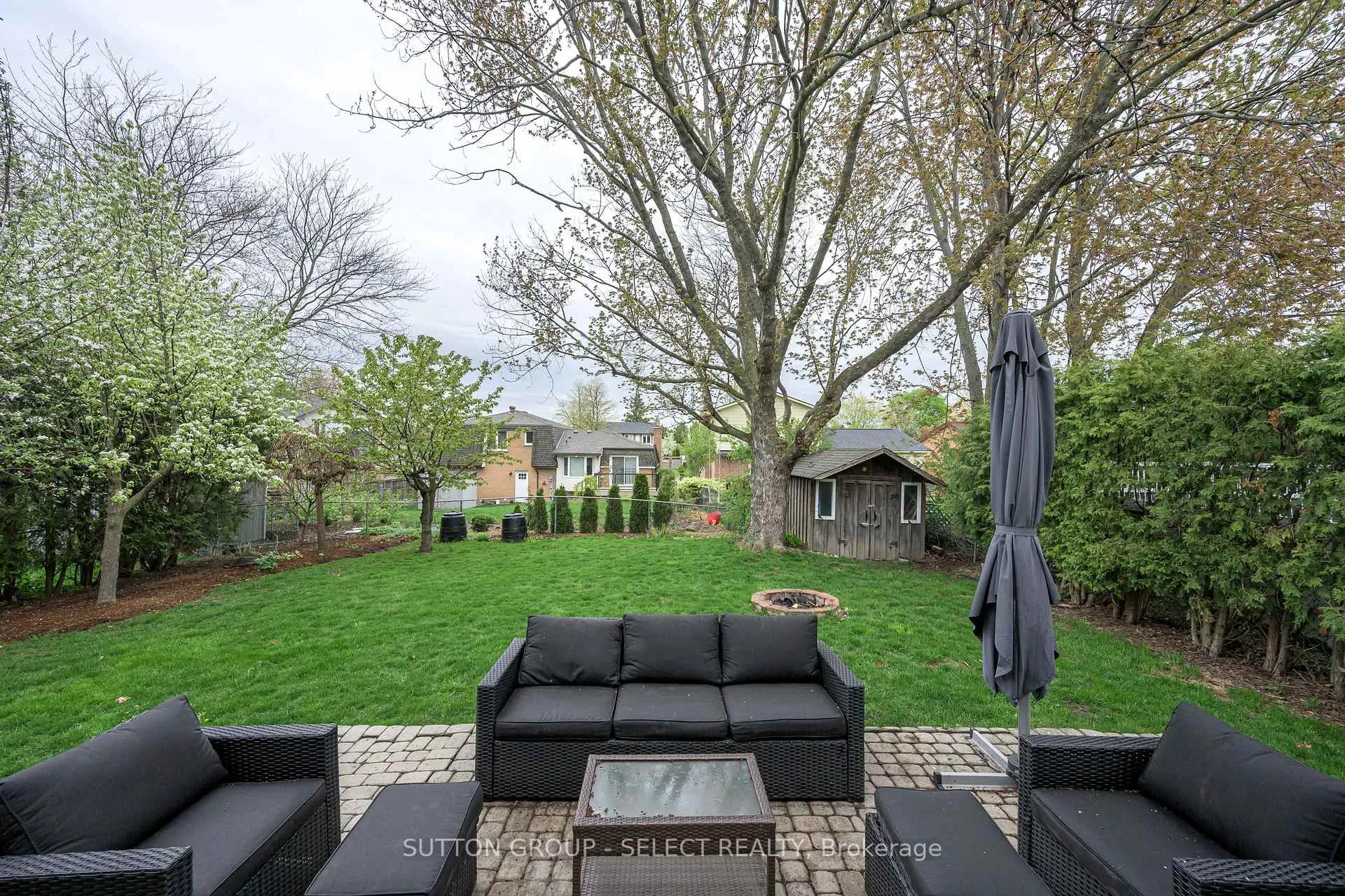 Photo 37 of 22 Pinegrove Crescent, London, South M — HOMEH