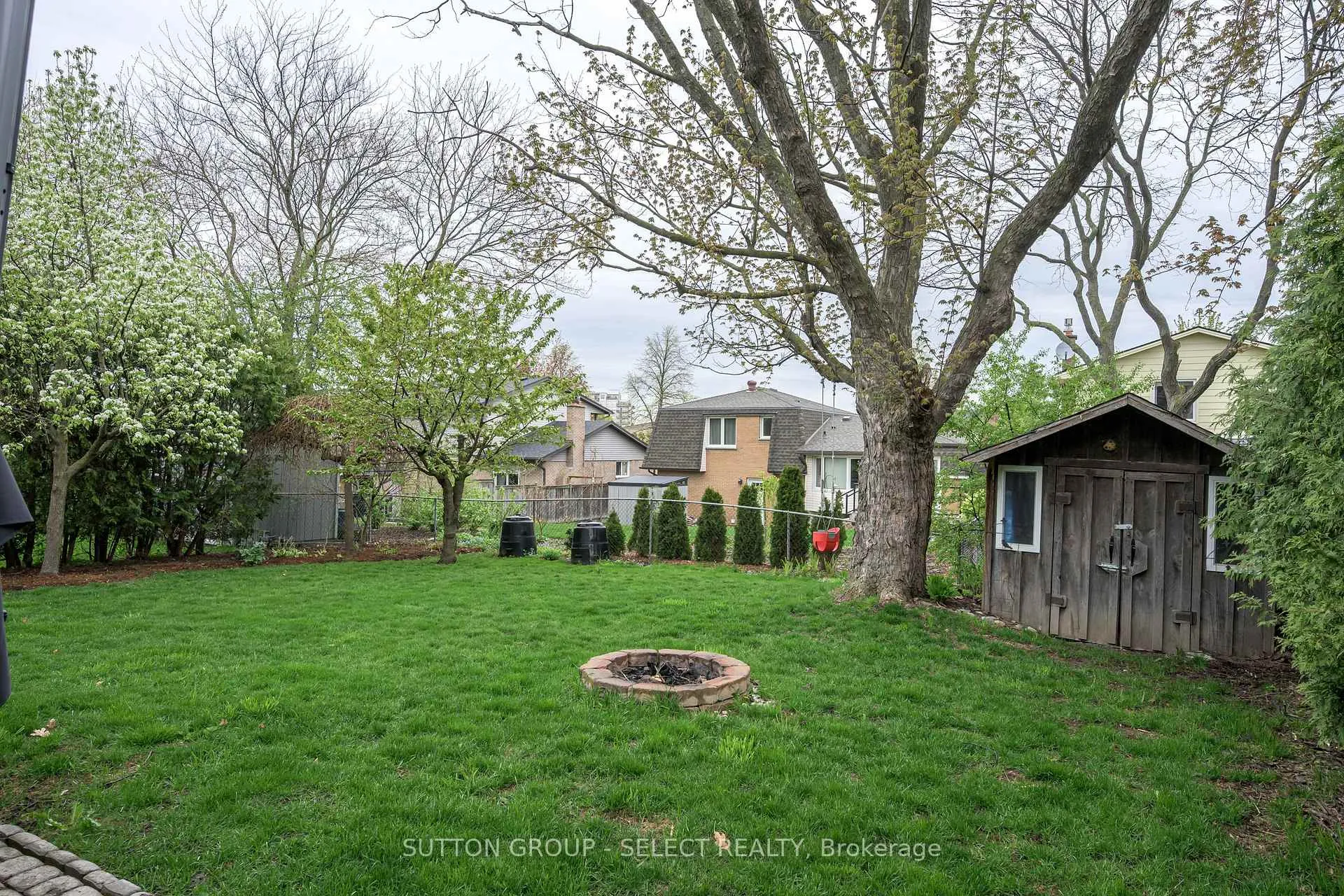 Photo 40 of 22 Pinegrove Crescent, London, South M — HOMEH