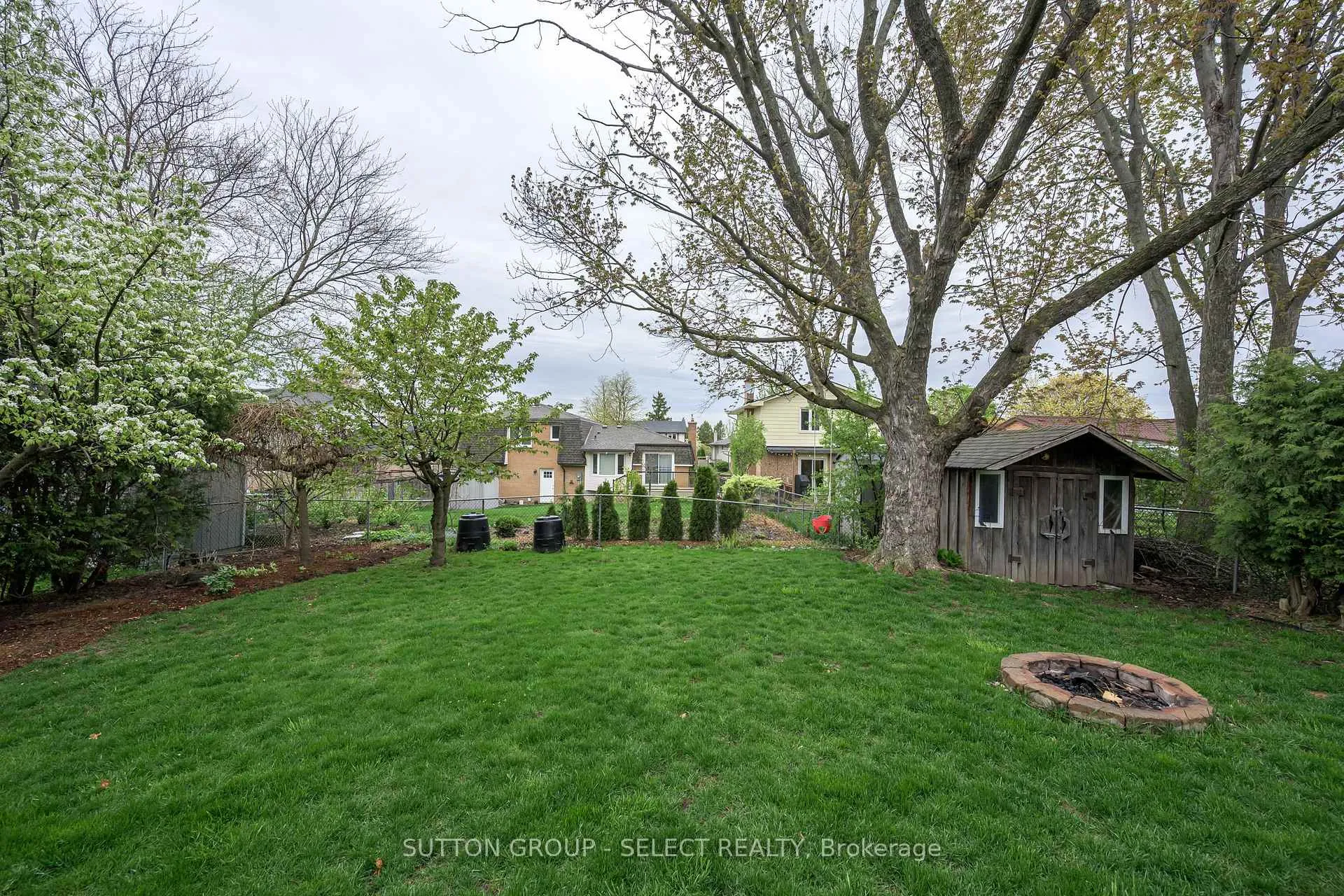 Photo 41 of 22 Pinegrove Crescent, London, South M — HOMEH