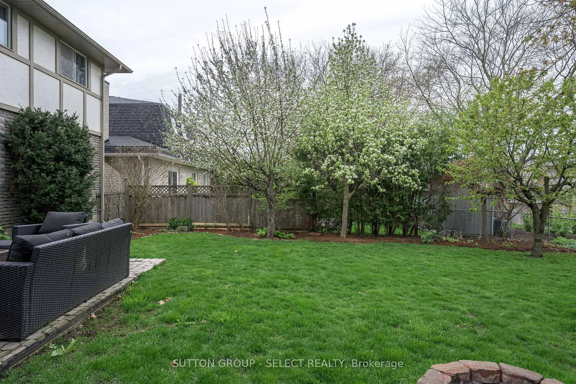 Photo 42 of 22 Pinegrove Crescent, London, South M — HOMEH