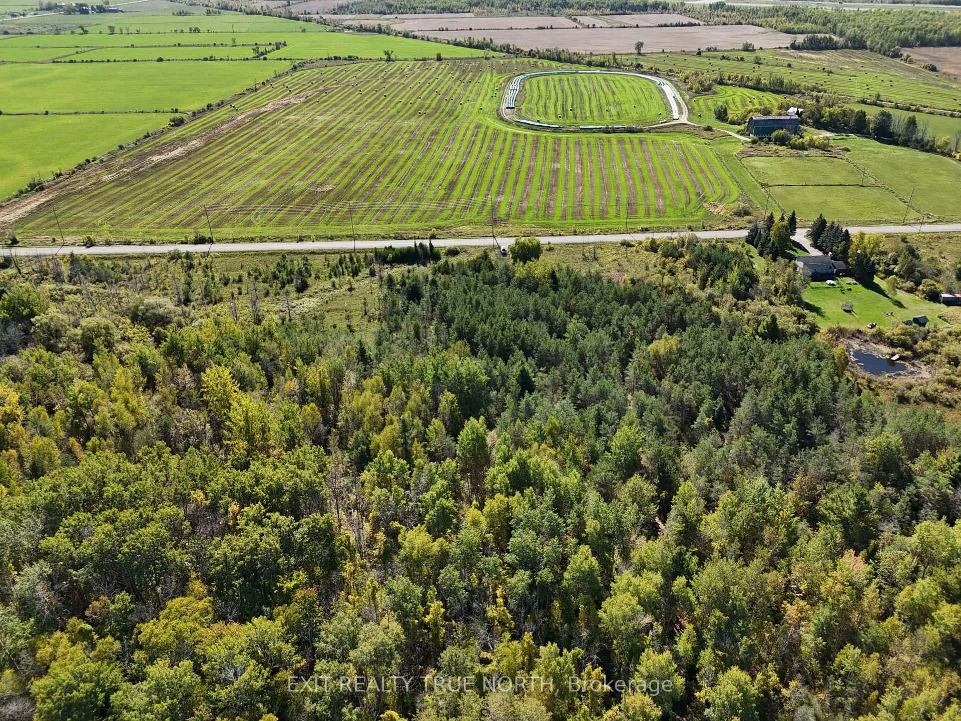 Photo 2 of 6696 33/34 Nottawasaga Side Road, Clearview, Rural Clearview — HOMEH