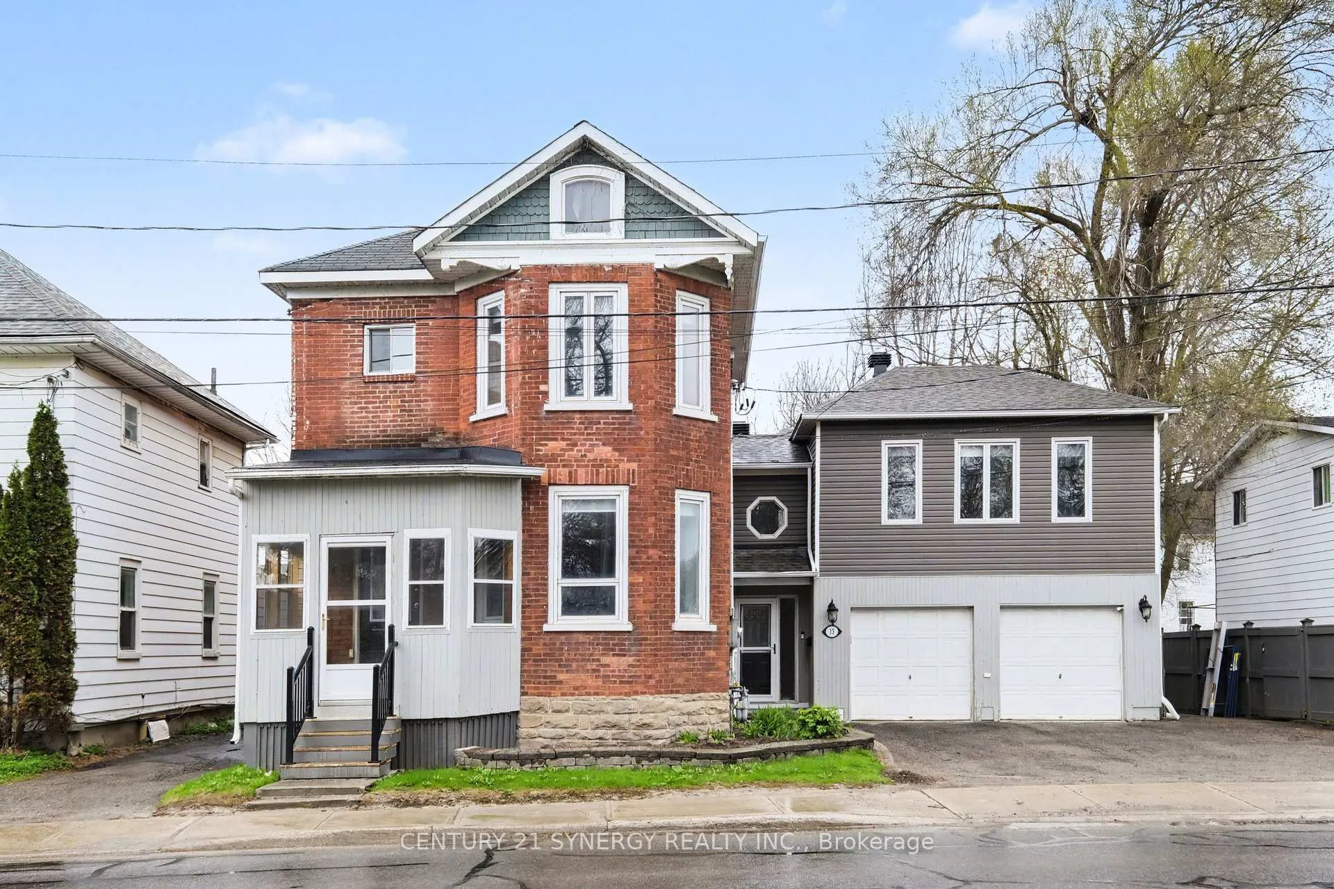 Photo 2 of 13 Lombard Street, Smiths Falls — HOMEH