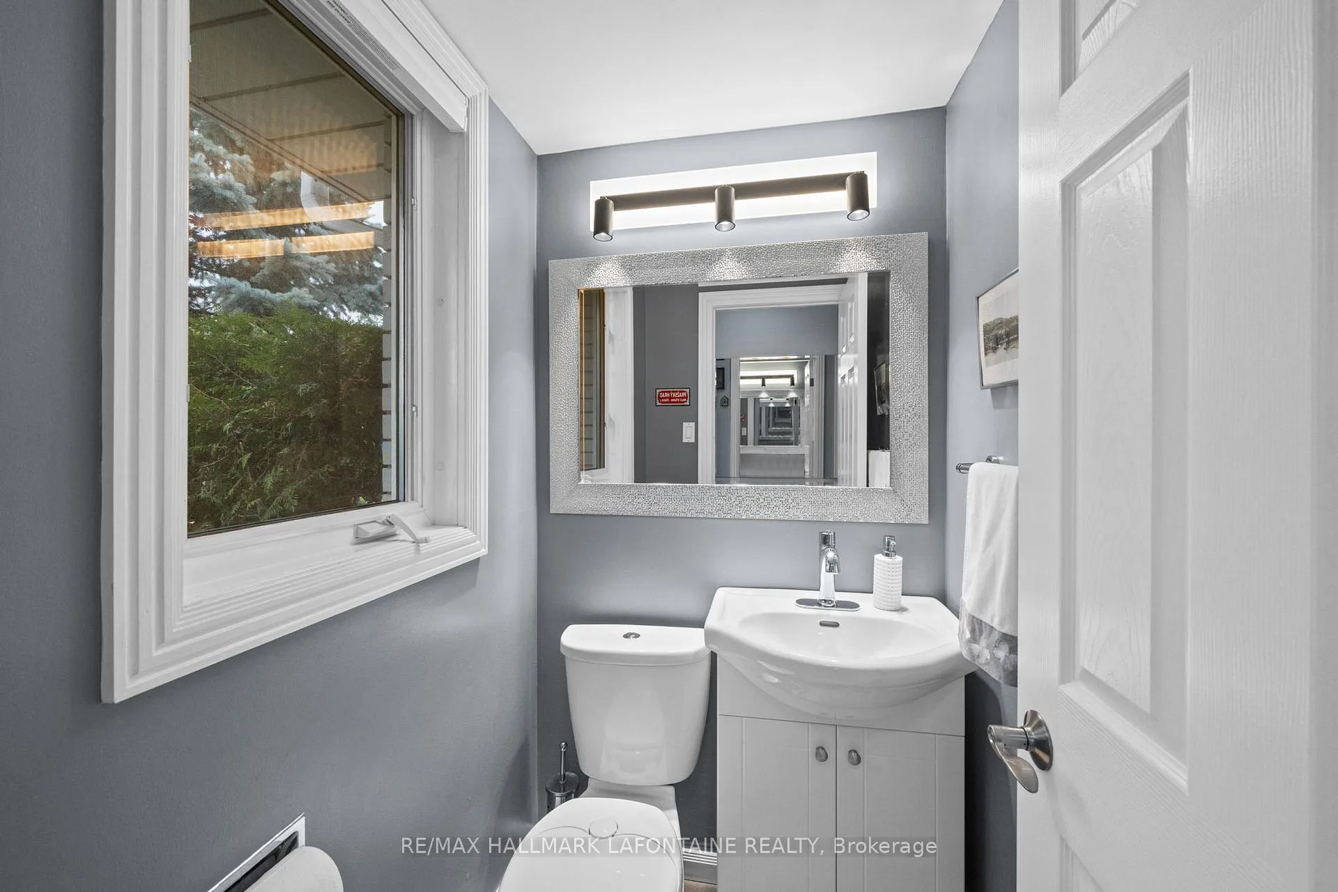 Photo 6 of 1164 Morrison Drive, Ottawa, Redwood Park — HOMEH