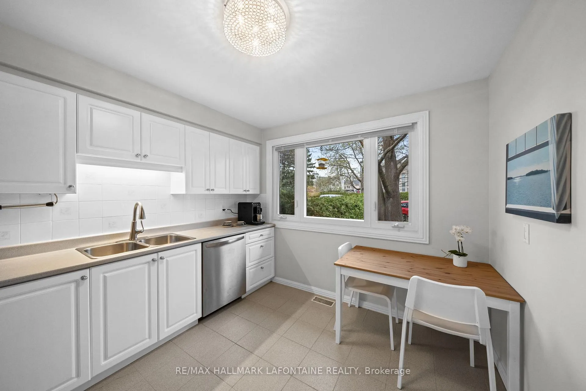Photo 7 of 1164 Morrison Drive, Ottawa, Redwood Park — HOMEH