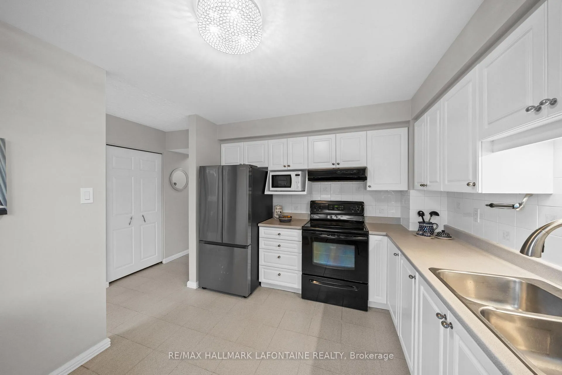 Photo 10 of 1164 Morrison Drive, Ottawa, Redwood Park — HOMEH