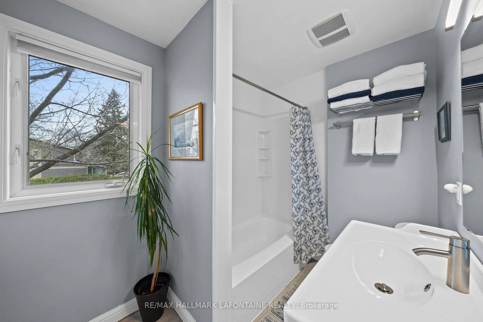 Photo 28 of 1164 Morrison Drive, Ottawa, Redwood Park — HOMEH
