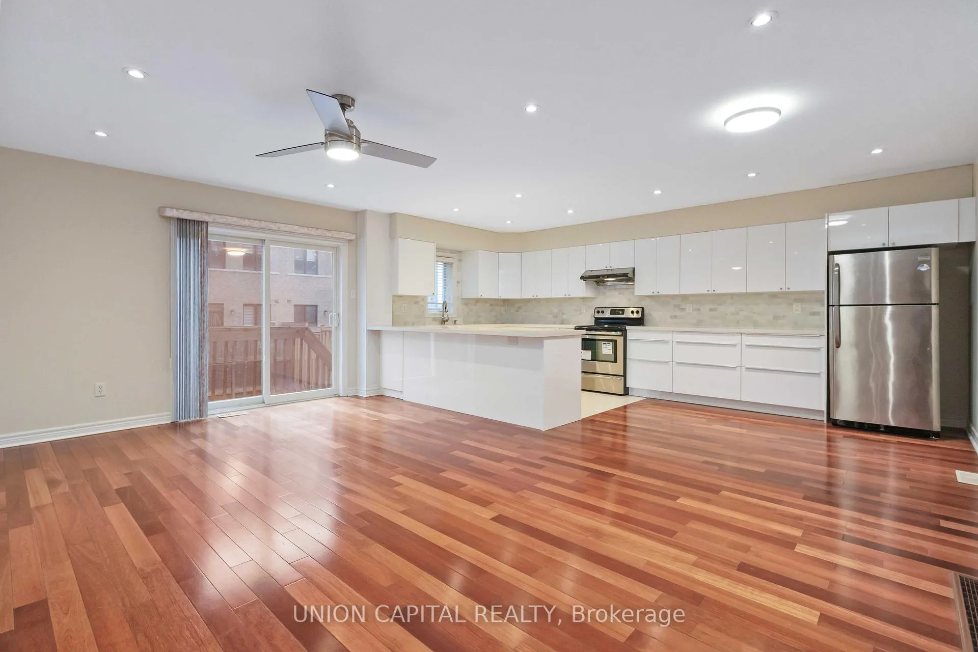 Photo 3 of 25 Maple Ridge Crescent, Markham, Greensborough — HOMEH