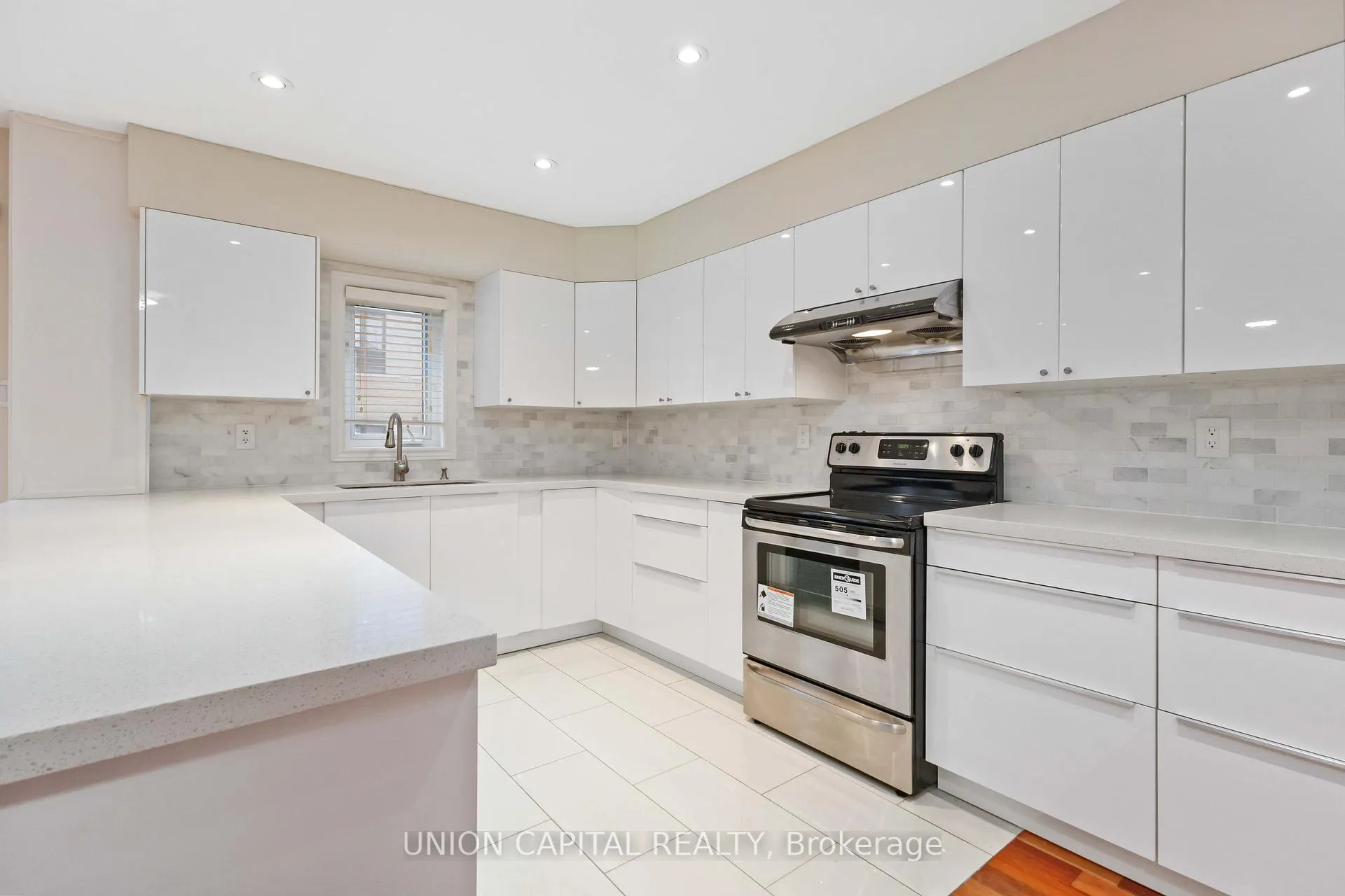 Photo 5 of 25 Maple Ridge Crescent, Markham, Greensborough — HOMEH