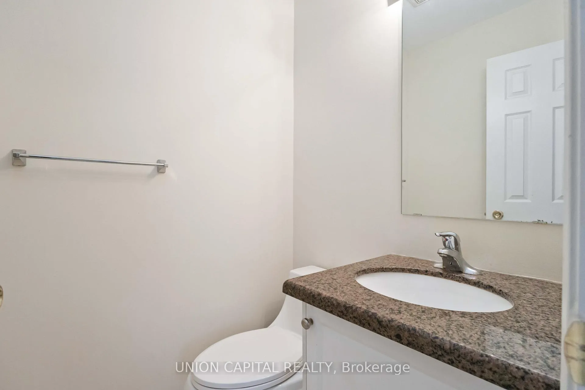 Photo 13 of 25 Maple Ridge Crescent, Markham, Greensborough — HOMEH