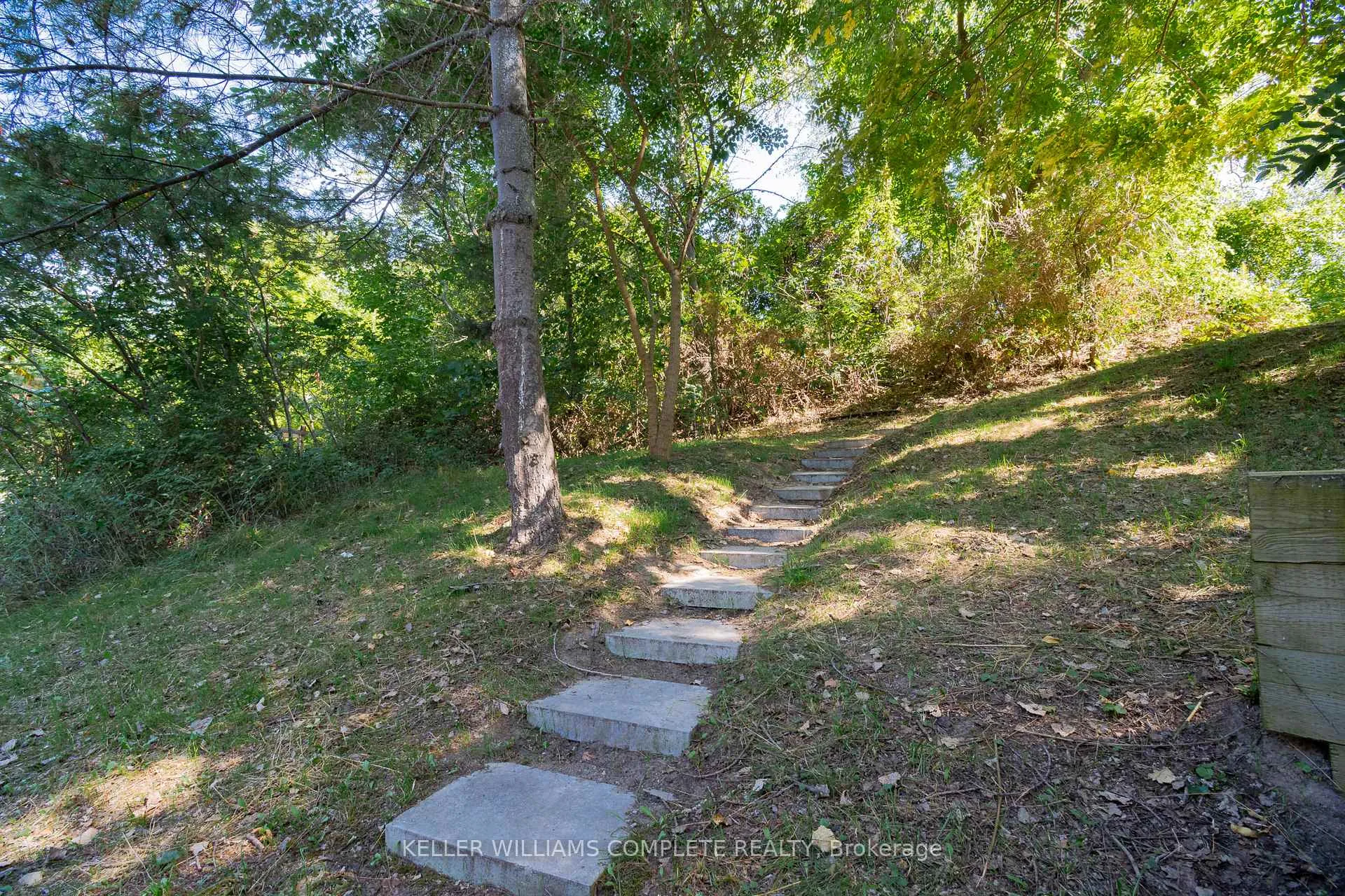 Photo 13 of 12 Valley Lane, Port Colborne, Sherkston — HOMEH