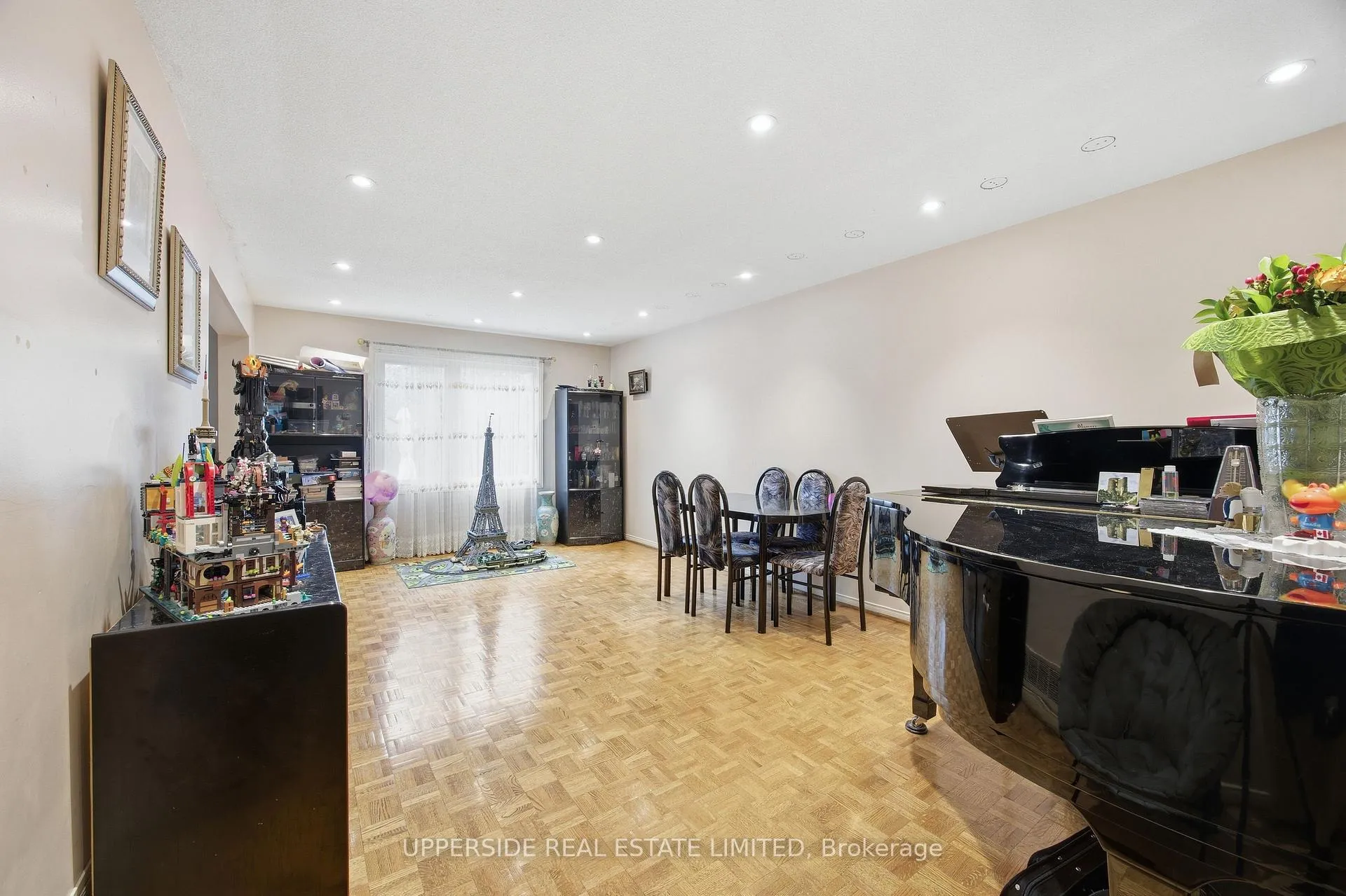Photo 5 of 691 York Hill Boulevard, Vaughan, Crestwood-Springfarm-Yorkhill — HOMEH