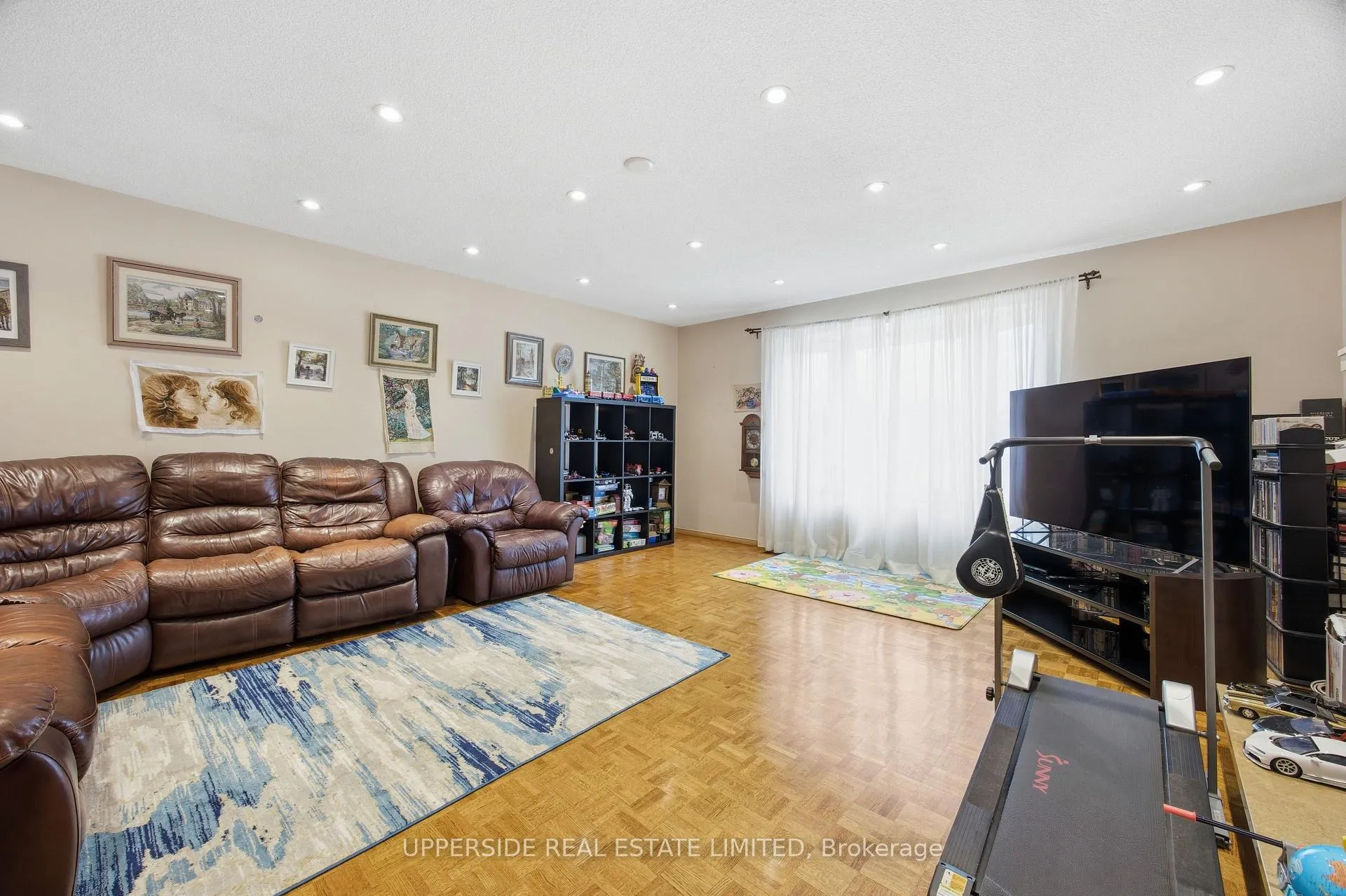 Photo 18 of 691 York Hill Boulevard, Vaughan, Crestwood-Springfarm-Yorkhill — HOMEH