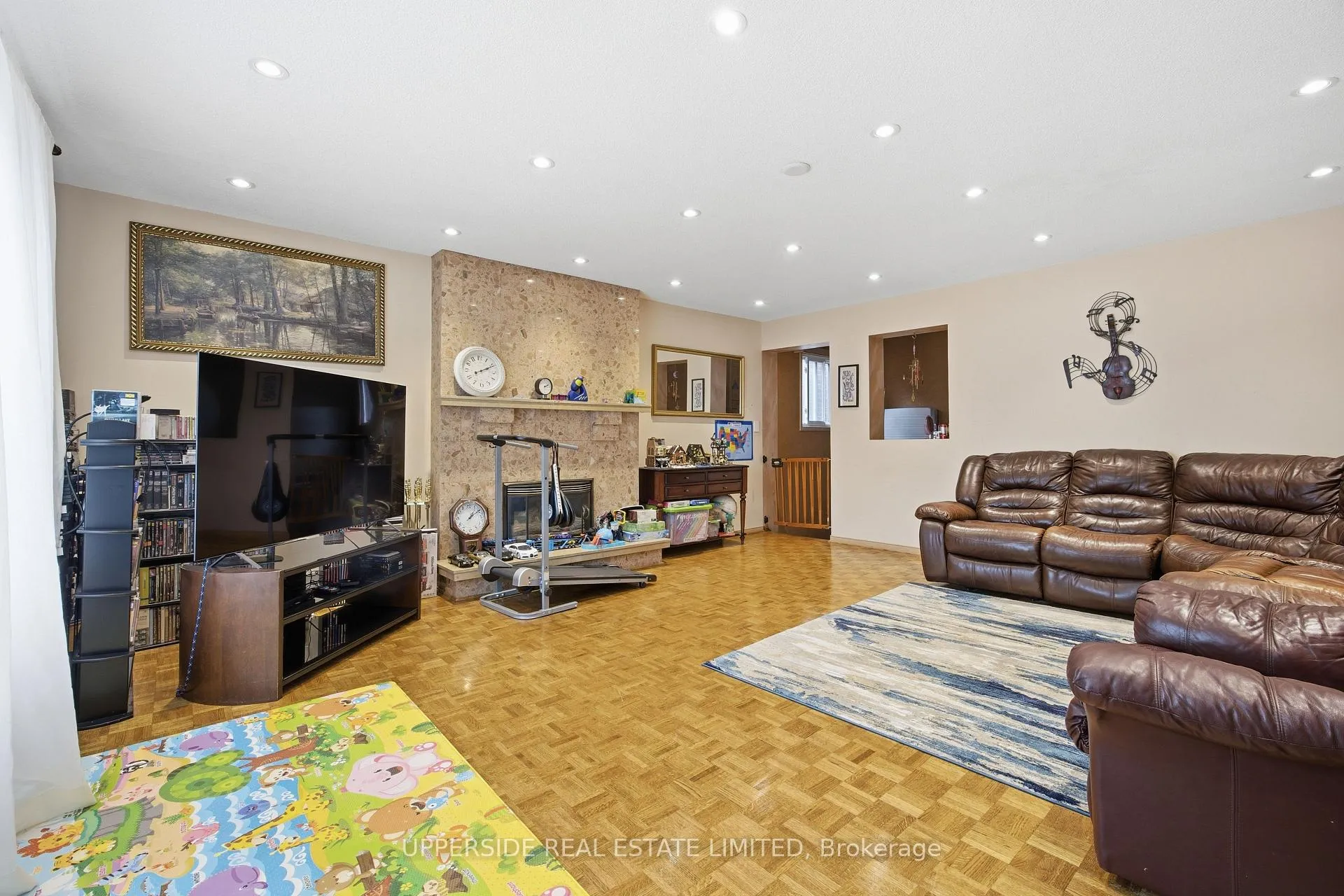 Photo 19 of 691 York Hill Boulevard, Vaughan, Crestwood-Springfarm-Yorkhill — HOMEH
