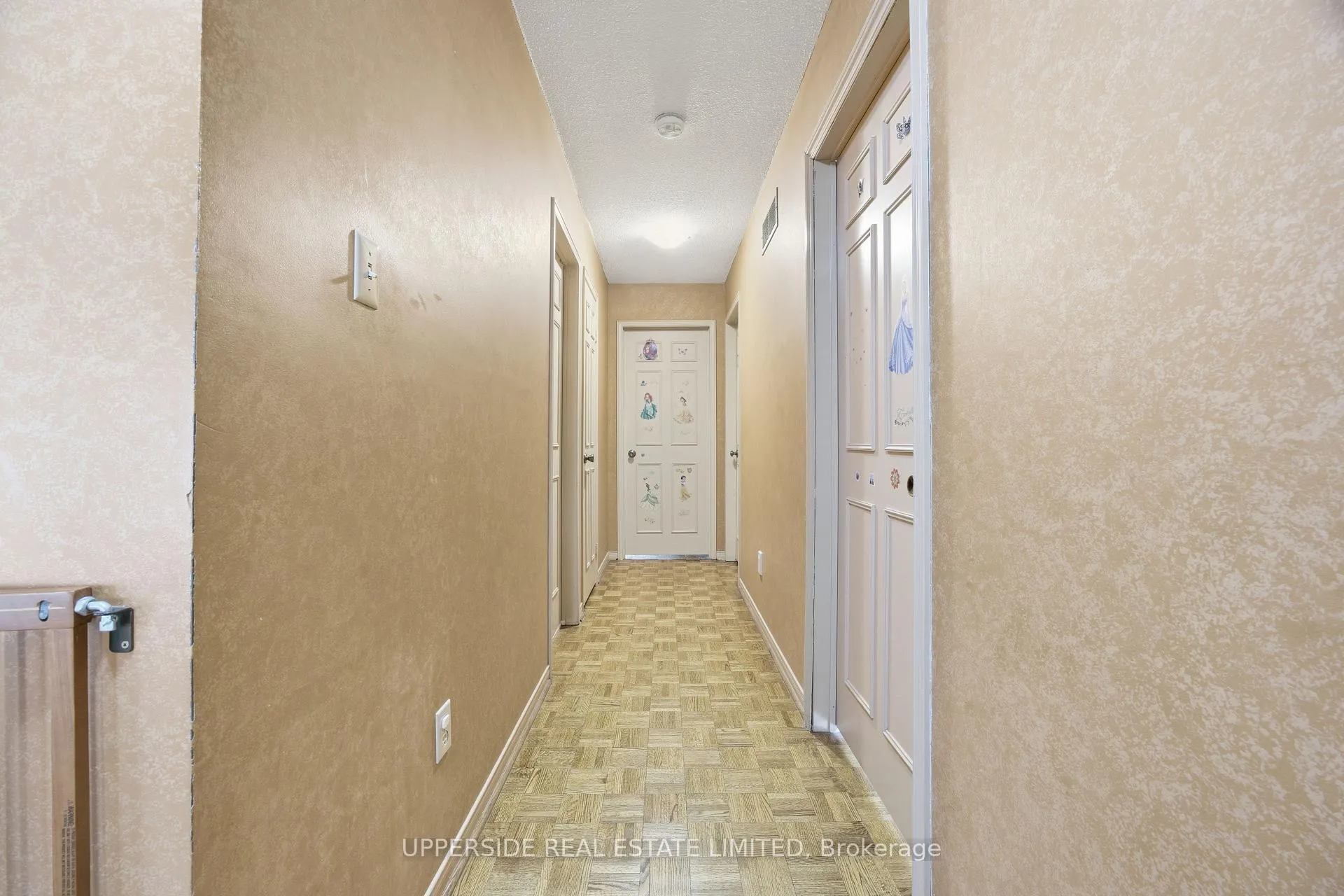 Photo 21 of 691 York Hill Boulevard, Vaughan, Crestwood-Springfarm-Yorkhill — HOMEH