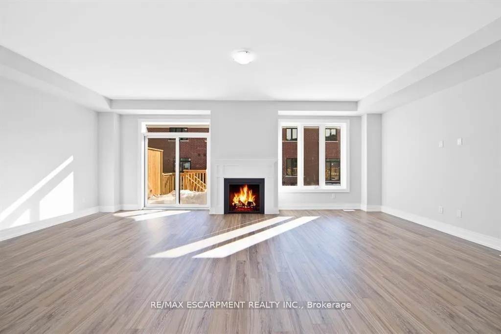 Photo 4 of 46 Kenesky Drive, Hamilton, Waterdown — HOMEH