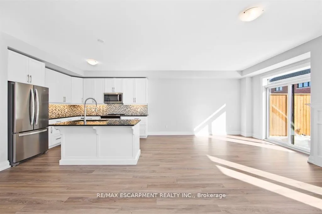 Photo 5 of 46 Kenesky Drive, Hamilton, Waterdown — HOMEH