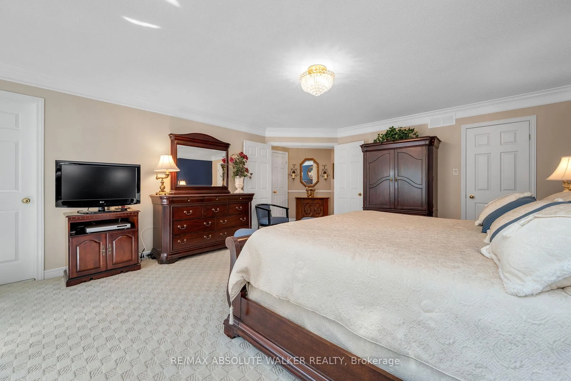 Photo 23 of 51 Borealis Crescent, Ottawa, Carson Meadows — HOMEH